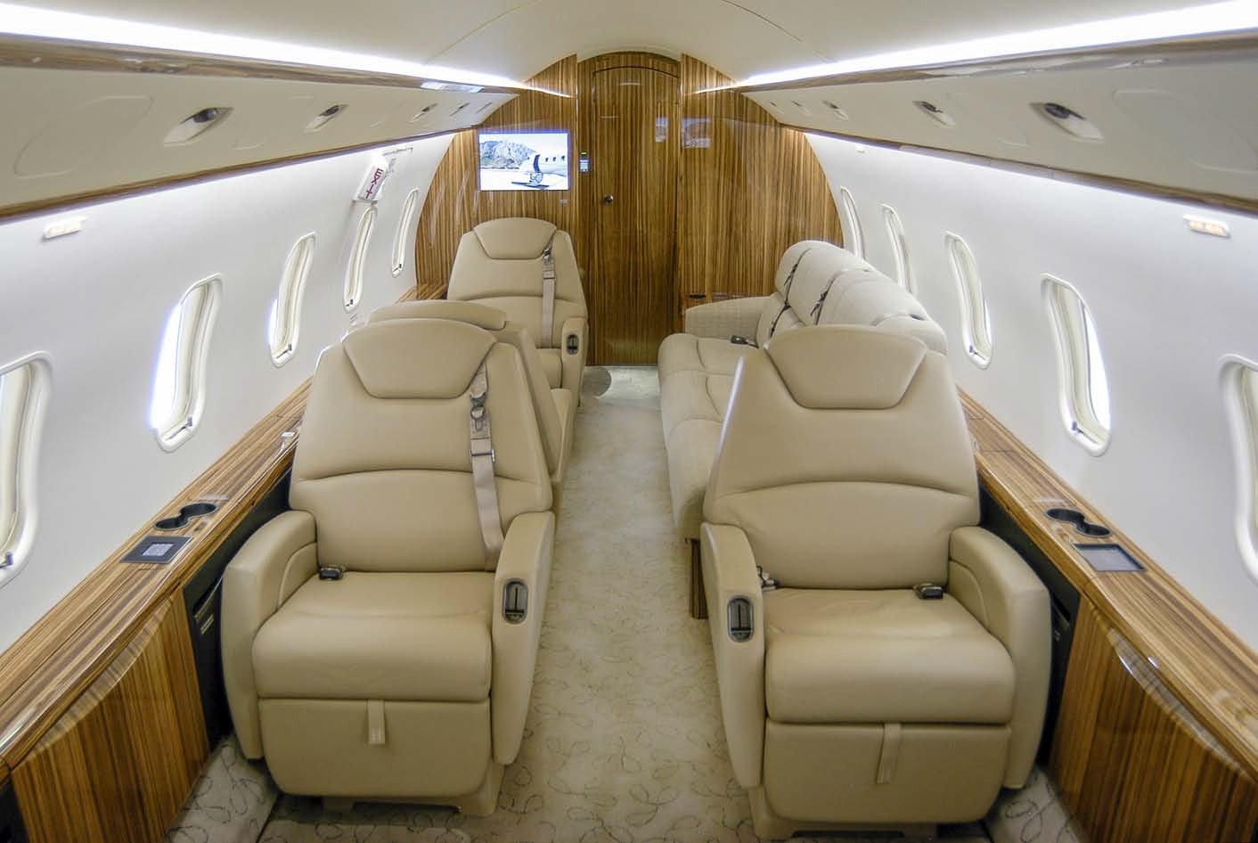 Challenger 300 Interior